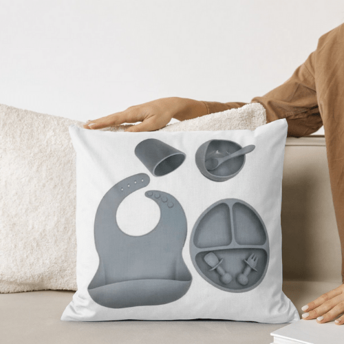 Baby Feeding Bib - kidsmodelista