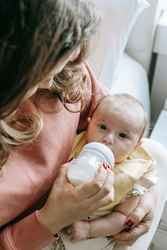 managing-a-feeding-and-sleeping-schedule-for-newborns